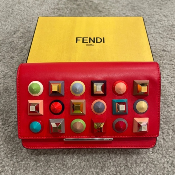 Fendi studded wallet on chain bag - Picture 2 of 10